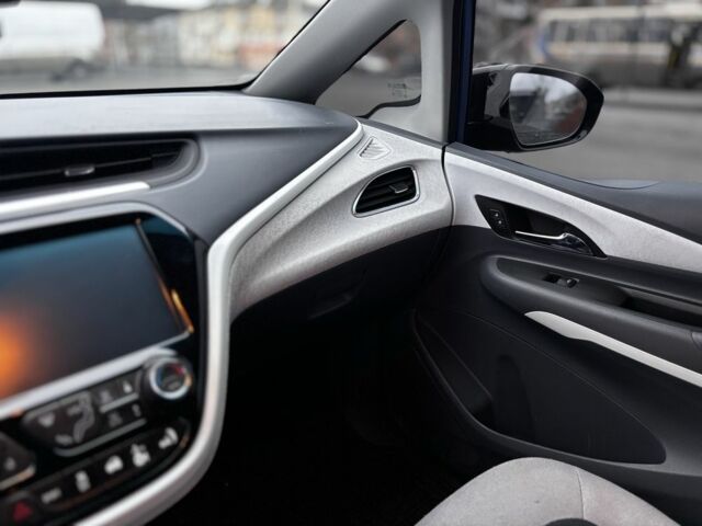 Синій Шевроле Bolt, об'ємом двигуна 0 л та пробігом 101 тис. км за 14200 $, фото 6 на Automoto.ua