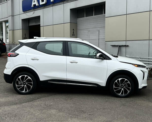 Белый Шевроле Bolt EUV, объемом двигателя 0 л и пробегом 11 тыс. км за 22500 $, фото 6 на Automoto.ua