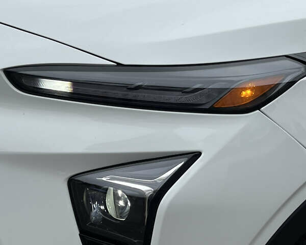 Белый Шевроле Bolt EUV, объемом двигателя 0 л и пробегом 11 тыс. км за 23500 $, фото 11 на Automoto.ua