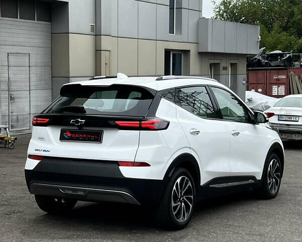 Белый Шевроле Bolt EUV, объемом двигателя 0 л и пробегом 11 тыс. км за 23500 $, фото 9 на Automoto.ua