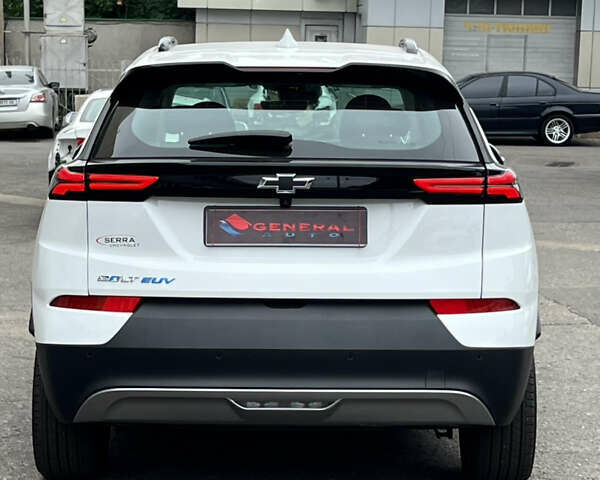 Белый Шевроле Bolt EUV, объемом двигателя 0 л и пробегом 11 тыс. км за 23500 $, фото 7 на Automoto.ua