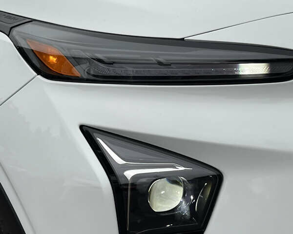 Белый Шевроле Bolt EUV, объемом двигателя 0 л и пробегом 11 тыс. км за 23500 $, фото 10 на Automoto.ua