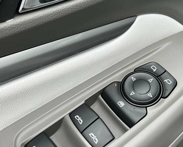 Белый Шевроле Bolt EUV, объемом двигателя 0 л и пробегом 11 тыс. км за 23500 $, фото 21 на Automoto.ua