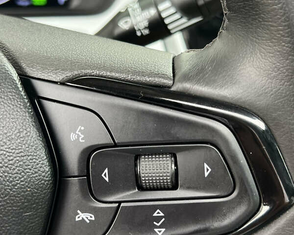 Белый Шевроле Bolt EUV, объемом двигателя 0 л и пробегом 11 тыс. км за 23500 $, фото 40 на Automoto.ua