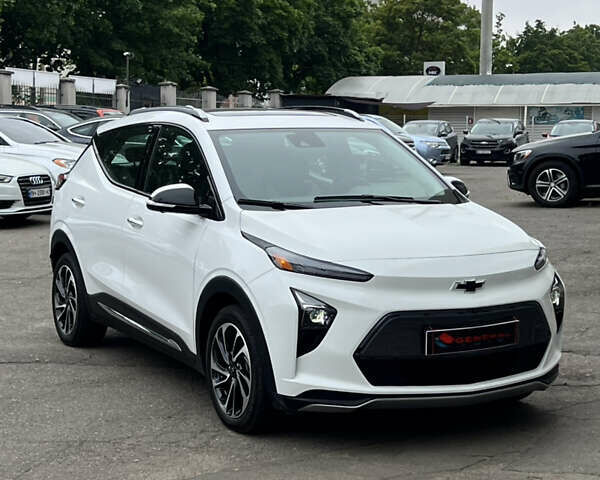 Белый Шевроле Bolt EUV, объемом двигателя 0 л и пробегом 11 тыс. км за 23500 $, фото 4 на Automoto.ua