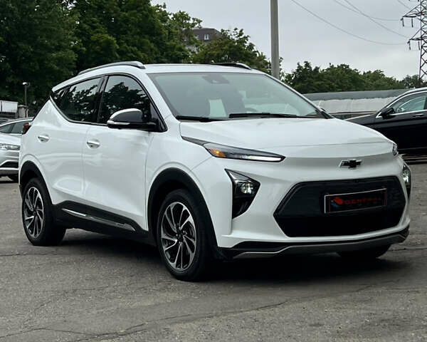 Белый Шевроле Bolt EUV, объемом двигателя 0 л и пробегом 11 тыс. км за 23500 $, фото 5 на Automoto.ua