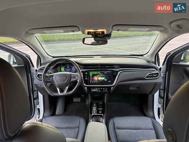 Белый Шевроле Bolt EUV, объемом двигателя 0 л и пробегом 33 тыс. км за 22500 $, фото 5 на Automoto.ua