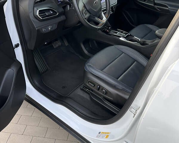 Белый Шевроле Bolt EUV, объемом двигателя 0 л и пробегом 33 тыс. км за 22500 $, фото 6 на Automoto.ua