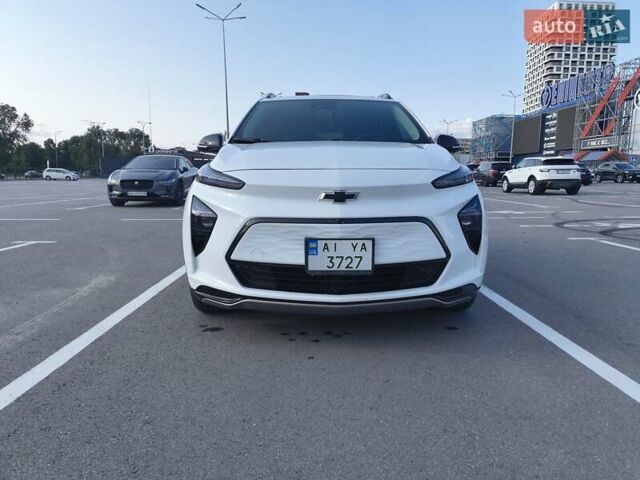 Белый Шевроле Bolt EUV, объемом двигателя 0 л и пробегом 57 тыс. км за 21500 $, фото 2 на Automoto.ua