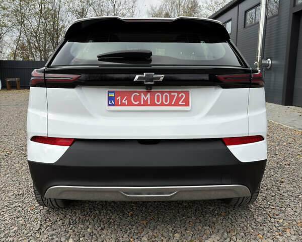 Белый Шевроле Bolt EUV, объемом двигателя 0 л и пробегом 118 тыс. км за 17799 $, фото 7 на Automoto.ua