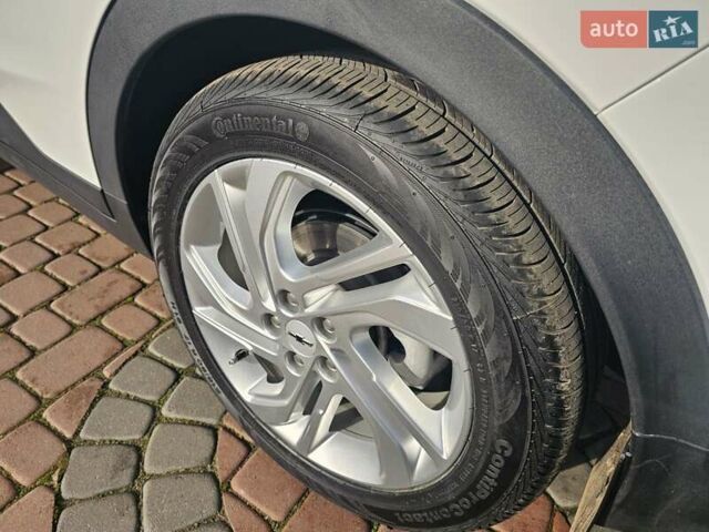 Белый Шевроле Bolt EUV, объемом двигателя 0 л и пробегом 86 тыс. км за 15950 $, фото 25 на Automoto.ua