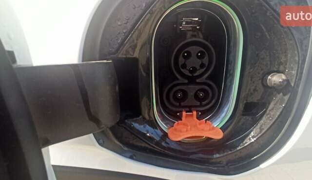 Белый Шевроле Bolt EUV, объемом двигателя 0 л и пробегом 55 тыс. км за 21500 $, фото 21 на Automoto.ua