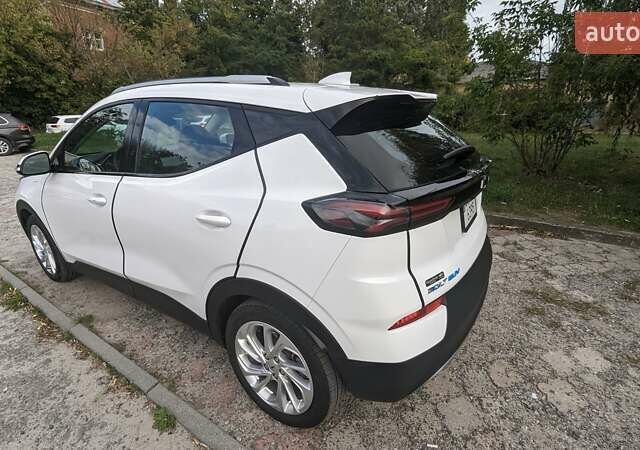 Белый Шевроле Bolt EUV, объемом двигателя 0 л и пробегом 45 тыс. км за 23000 $, фото 23 на Automoto.ua