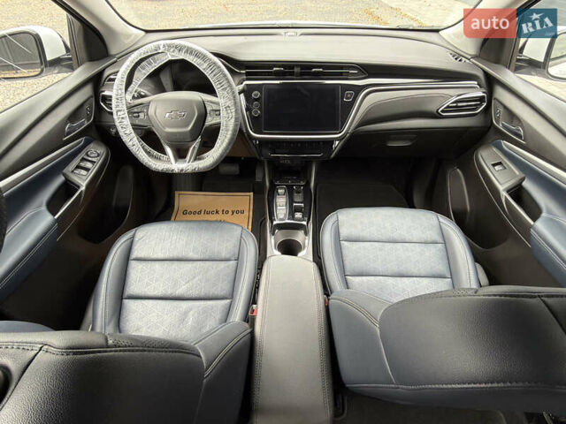 Белый Шевроле Bolt EUV, объемом двигателя 0 л и пробегом 118 тыс. км за 17799 $, фото 24 на Automoto.ua