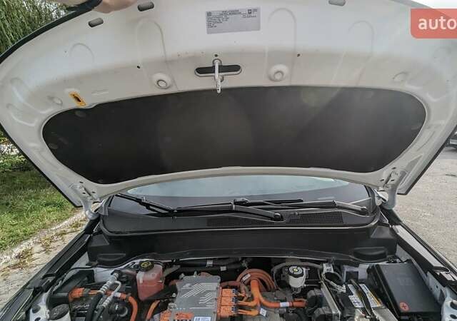 Белый Шевроле Bolt EUV, объемом двигателя 0 л и пробегом 45 тыс. км за 23000 $, фото 40 на Automoto.ua