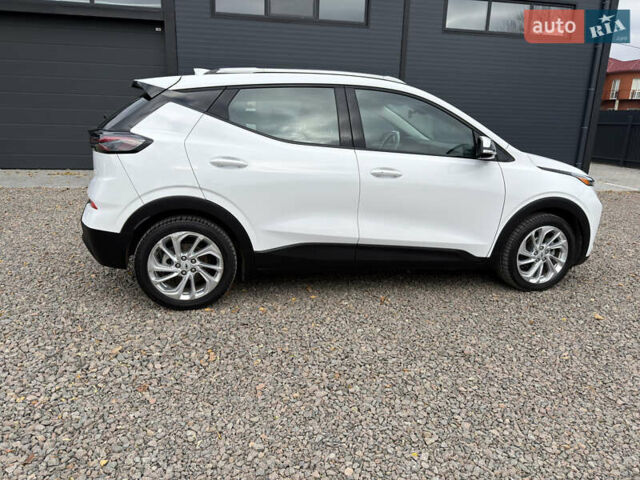 Белый Шевроле Bolt EUV, объемом двигателя 0 л и пробегом 118 тыс. км за 17799 $, фото 16 на Automoto.ua
