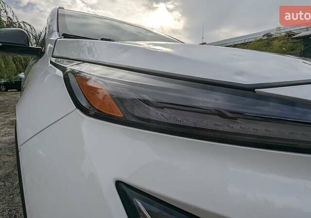 Белый Шевроле Bolt EUV, объемом двигателя 0 л и пробегом 45 тыс. км за 23000 $, фото 87 на Automoto.ua