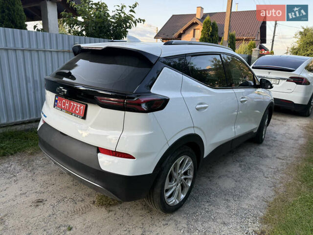 Белый Шевроле Bolt EUV, объемом двигателя 0 л и пробегом 63 тыс. км за 19300 $, фото 5 на Automoto.ua
