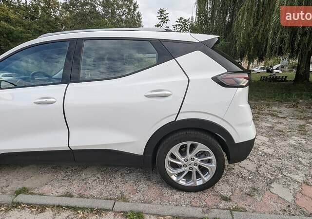 Белый Шевроле Bolt EUV, объемом двигателя 0 л и пробегом 45 тыс. км за 23000 $, фото 26 на Automoto.ua