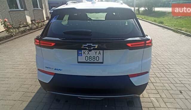 Белый Шевроле Bolt EUV, объемом двигателя 0 л и пробегом 55 тыс. км за 21500 $, фото 3 на Automoto.ua