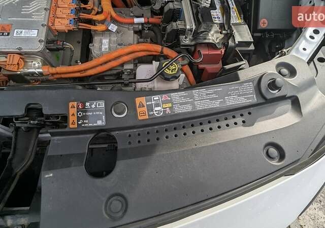 Белый Шевроле Bolt EUV, объемом двигателя 0 л и пробегом 45 тыс. км за 23000 $, фото 59 на Automoto.ua
