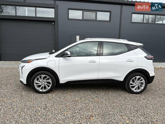 Белый Шевроле Bolt EUV, объемом двигателя 0 л и пробегом 118 тыс. км за 17799 $, фото 3 на Automoto.ua