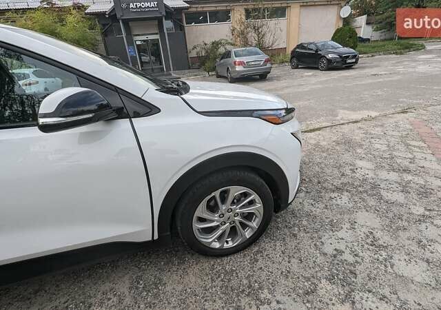 Белый Шевроле Bolt EUV, объемом двигателя 0 л и пробегом 45 тыс. км за 23000 $, фото 6 на Automoto.ua