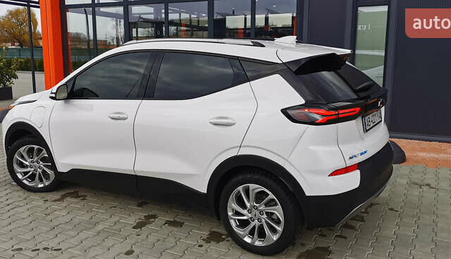 Белый Шевроле Bolt EUV, объемом двигателя 0 л и пробегом 33 тыс. км за 21000 $, фото 4 на Automoto.ua