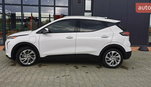 Белый Шевроле Bolt EUV, объемом двигателя 0 л и пробегом 33 тыс. км за 21000 $, фото 3 на Automoto.ua