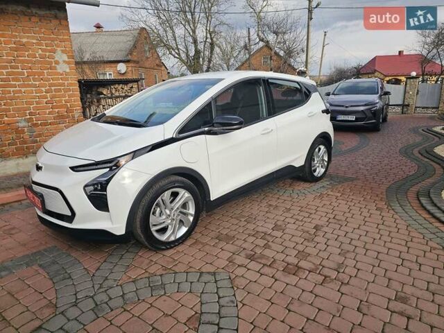 Белый Шевроле Bolt EUV, объемом двигателя 0 л и пробегом 86 тыс. км за 15950 $, фото 8 на Automoto.ua
