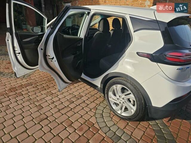Белый Шевроле Bolt EUV, объемом двигателя 0 л и пробегом 86 тыс. км за 15950 $, фото 15 на Automoto.ua