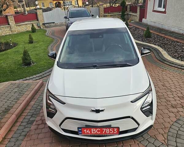 Белый Шевроле Bolt EUV, объемом двигателя 0 л и пробегом 86 тыс. км за 15950 $, фото 7 на Automoto.ua