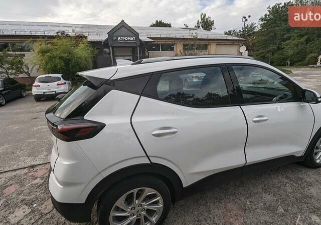 Белый Шевроле Bolt EUV, объемом двигателя 0 л и пробегом 45 тыс. км за 23000 $, фото 31 на Automoto.ua