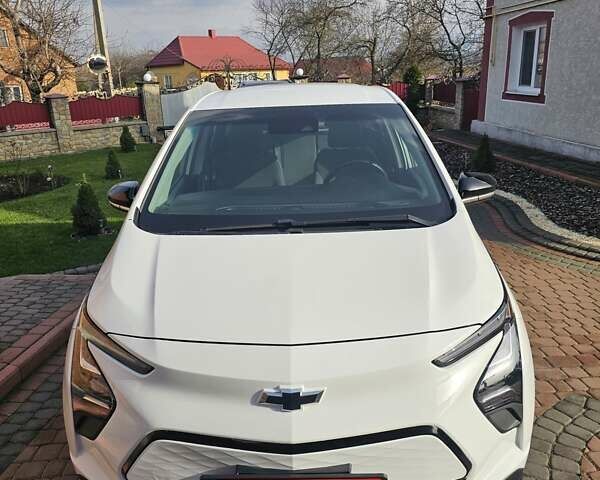 Белый Шевроле Bolt EUV, объемом двигателя 0 л и пробегом 86 тыс. км за 15950 $, фото 6 на Automoto.ua