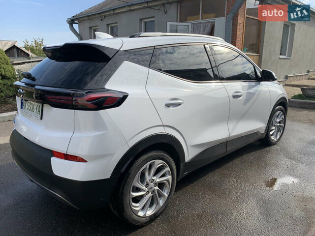Белый Шевроле Bolt EUV, объемом двигателя 0 л и пробегом 31 тыс. км за 19300 $, фото 2 на Automoto.ua