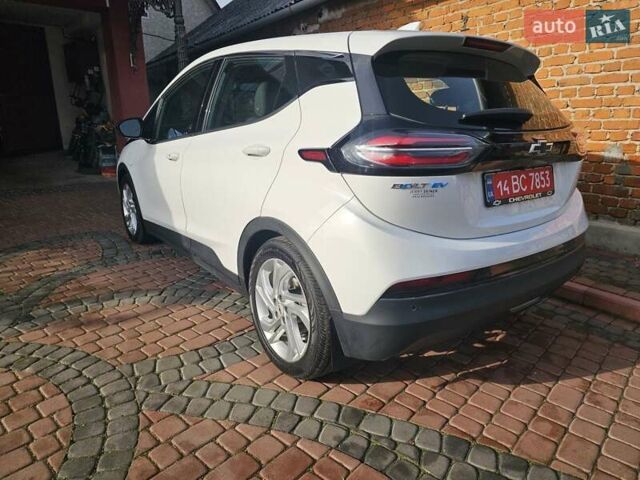Белый Шевроле Bolt EUV, объемом двигателя 0 л и пробегом 86 тыс. км за 15950 $, фото 10 на Automoto.ua