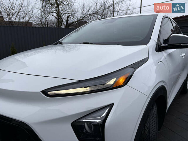 Белый Шевроле Bolt EUV, объемом двигателя 0 л и пробегом 37 тыс. км за 18499 $, фото 17 на Automoto.ua