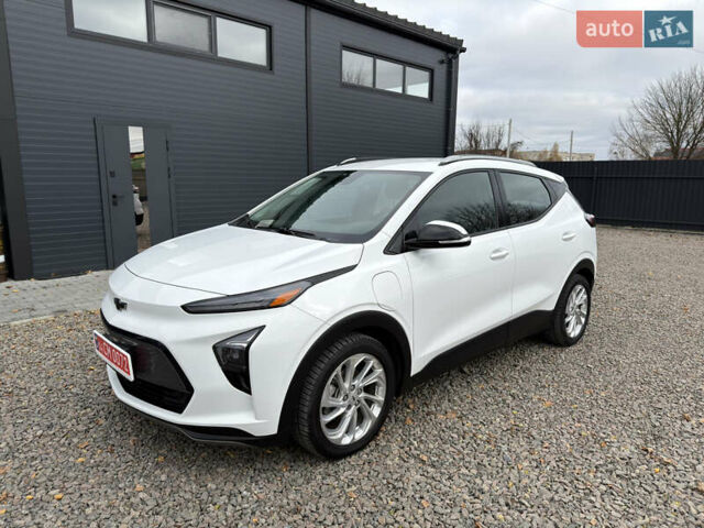 Белый Шевроле Bolt EUV, объемом двигателя 0 л и пробегом 118 тыс. км за 17799 $, фото 2 на Automoto.ua