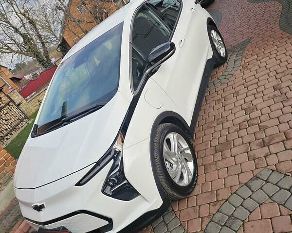 Белый Шевроле Bolt EUV, объемом двигателя 0 л и пробегом 86 тыс. км за 15950 $, фото 1 на Automoto.ua