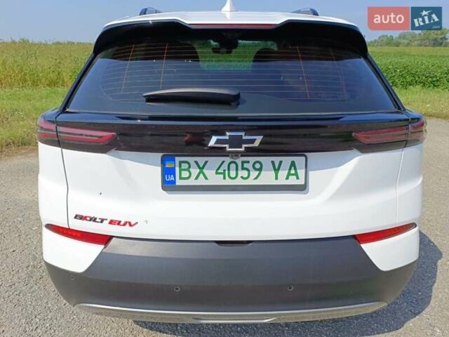 Белый Шевроле Bolt EUV, объемом двигателя 0 л и пробегом 11 тыс. км за 24900 $, фото 2 на Automoto.ua