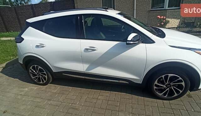 Белый Шевроле Bolt EUV, объемом двигателя 0 л и пробегом 55 тыс. км за 21500 $, фото 9 на Automoto.ua