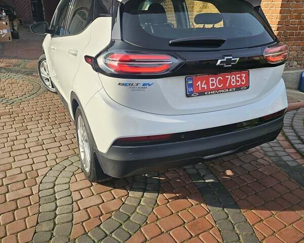 Белый Шевроле Bolt EUV, объемом двигателя 0 л и пробегом 86 тыс. км за 15950 $, фото 13 на Automoto.ua