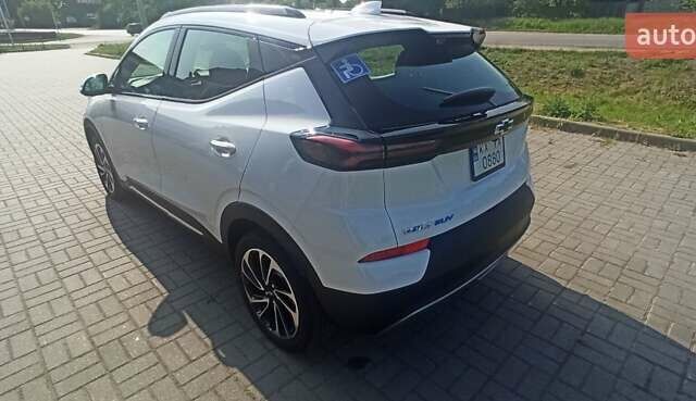 Белый Шевроле Bolt EUV, объемом двигателя 0 л и пробегом 55 тыс. км за 21500 $, фото 5 на Automoto.ua