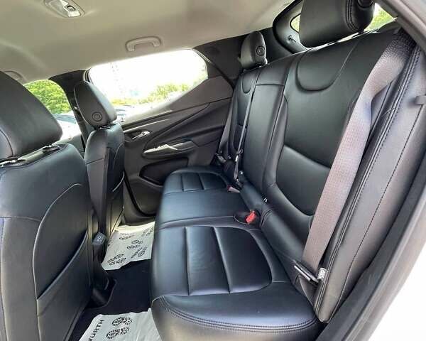 Белый Шевроле Bolt EUV, объемом двигателя 0 л и пробегом 1 тыс. км за 18500 $, фото 17 на Automoto.ua