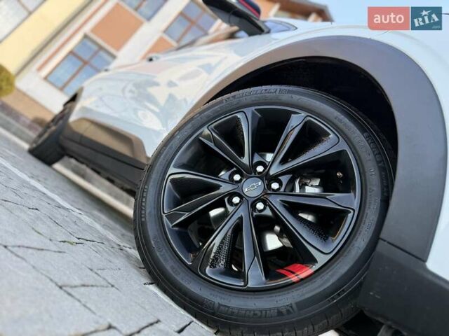 Белый Шевроле Bolt EUV, объемом двигателя 0 л и пробегом 16 тыс. км за 20550 $, фото 13 на Automoto.ua