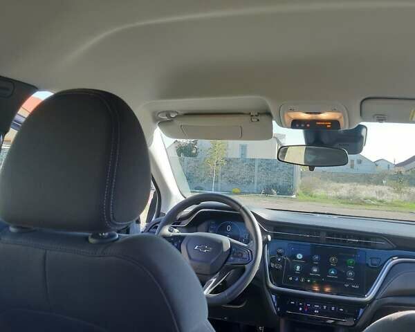 Белый Шевроле Bolt EUV, объемом двигателя 0 л и пробегом 75 тыс. км за 18500 $, фото 11 на Automoto.ua