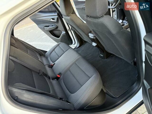 Белый Шевроле Bolt EUV, объемом двигателя 0 л и пробегом 16 тыс. км за 20550 $, фото 106 на Automoto.ua