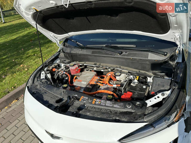 Белый Шевроле Bolt EUV, объемом двигателя 0 л и пробегом 36 тыс. км за 14300 $, фото 13 на Automoto.ua