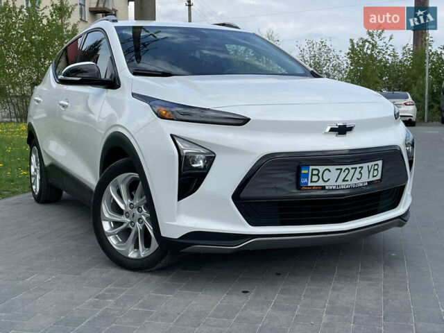 Белый Шевроле Bolt EUV, объемом двигателя 0 л и пробегом 46 тыс. км за 18299 $, фото 1 на Automoto.ua