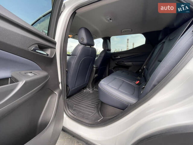 Белый Шевроле Bolt EUV, объемом двигателя 0 л и пробегом 46 тыс. км за 18299 $, фото 15 на Automoto.ua